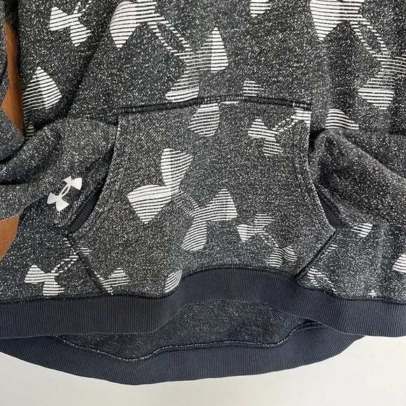 Under Armour All Season Gear Hoodie Size YXL - Picture 3 of 4